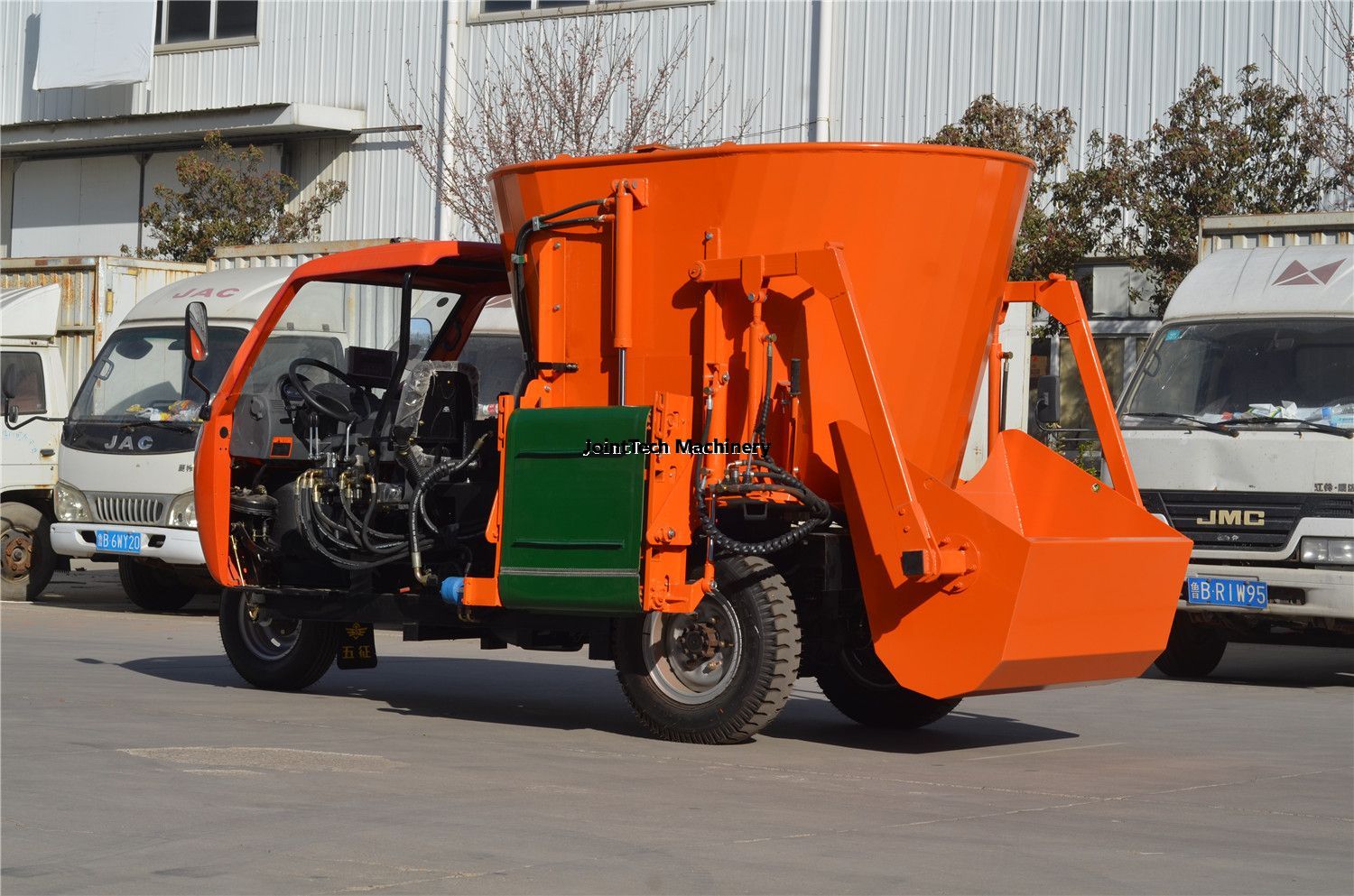Misturador automotor TMR de 4 cbm