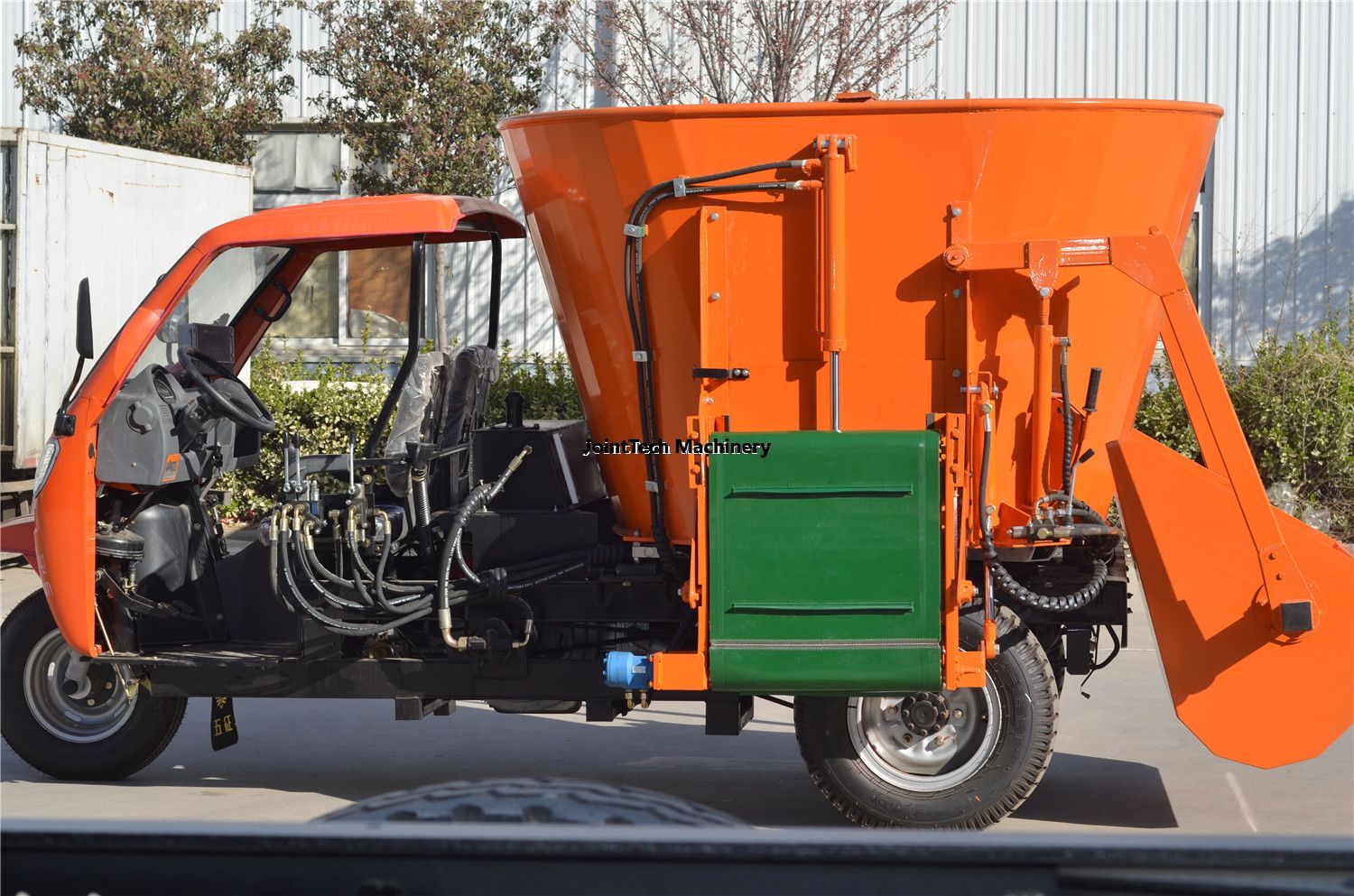 Misturador automotor TMR de 4 cbm